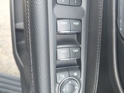 Used 2021 GMC Yukon Denali w/ Denali Premium Package AWD/4WD image 12