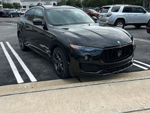 Used 2020 Maserati Levante image 7