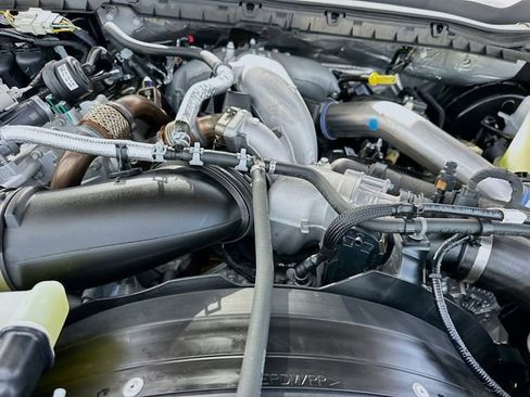 Used 2025 Ford F350 Platinum AWD/4WD image 31