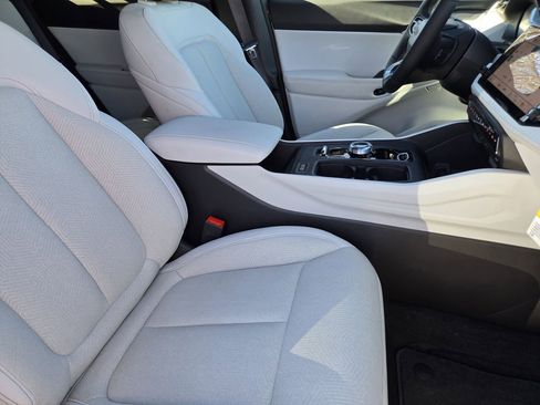 New 2026 Jeep Cherokee Laredo image 9