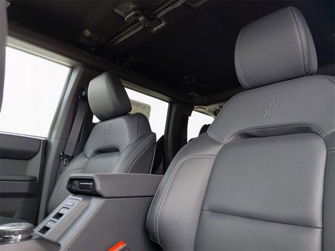 New 2025 Ford Bronco Badlands w/ Sasquatch Package image 9