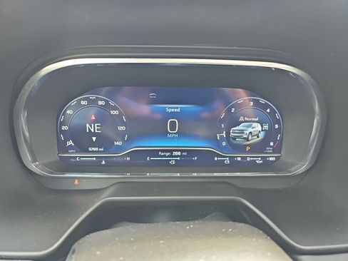 Used 2024 Chevrolet Tahoe RST w/ Luxury Package AWD/4WD image 13