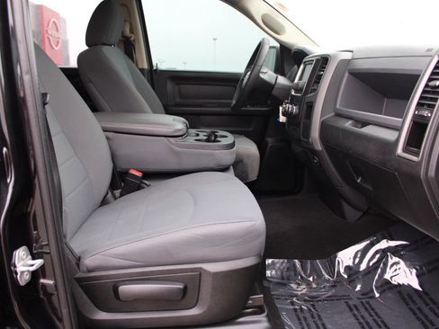 Used 2018 RAM 1500 Express w/ Black Ram 1500 Express Group image 19