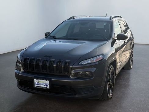 Used 2017 Jeep Cherokee Sport w/ Cold Weather Group FWD image 1