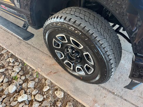 Used 2024 Ford F350 Platinum image 29