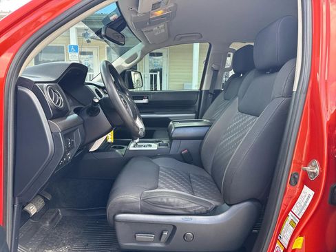 Used 2018 Toyota Tundra SR5 w/ SR5 Upgrade Package image 26