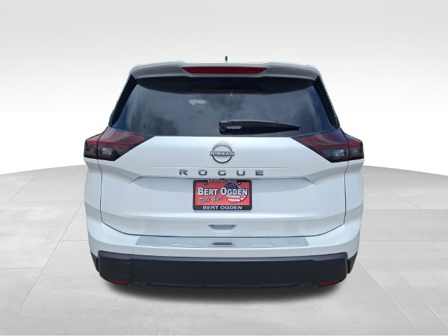 Certified 2026 Nissan Rogue SV w/ Cold Weather Package FWD image 7