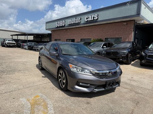 Used 2017 Honda Accord EX-L image 2