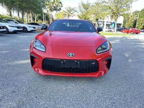 Used 2025 Toyota GR86 Premium w/ ALL Weather Mat Package (TMS) RWD image 9