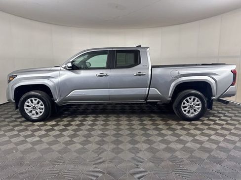 Used 2024 Toyota Tacoma SR5 AWD/4WD image 7