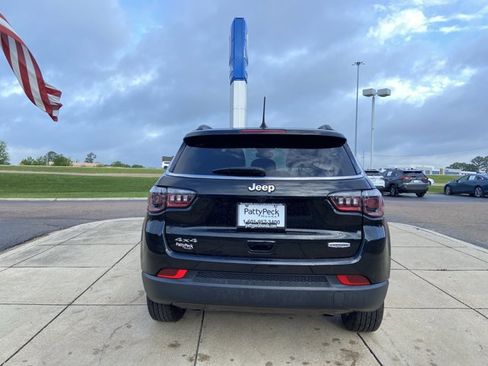Used 2025 Jeep Compass Latitude AWD/4WD image 10