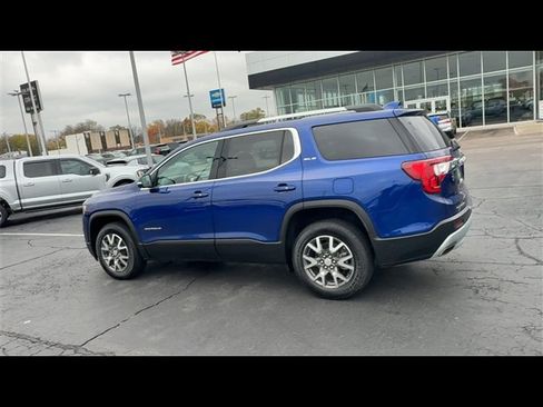 Used 2023 GMC Acadia SLE w/ Driver Convenience Package image 6