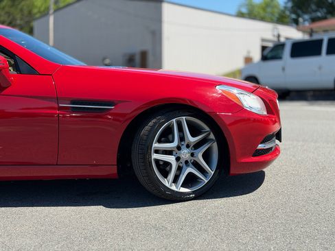 Used 2015 Mercedes-Benz SLK 250 image 10