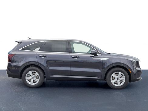 New 2025 Kia Sorento LX image 6