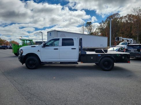 New 2024 RAM 3500 Tradesman w/ Max Tow Package AWD/4WD image 3
