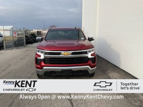 Used 2024 Chevrolet Silverado 1500 LT w/ Convenience Package II image 5