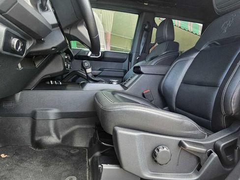 Used 2025 Ford Bronco Badlands w/ Sasquatch Package AWD/4WD image 16