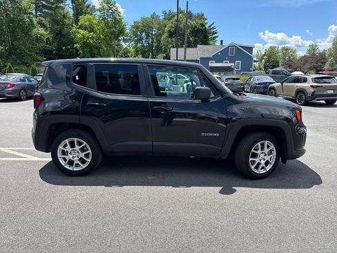 Used 2023 Jeep Renegade Latitude AWD/4WD image 6