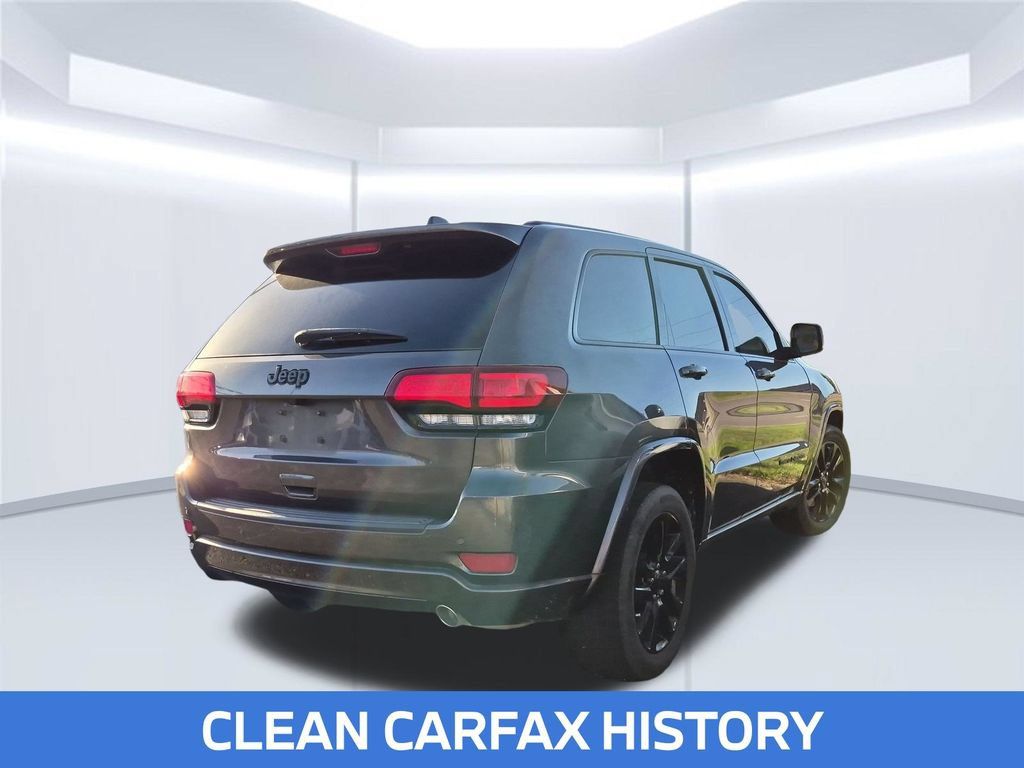 Used 2021 Jeep Grand Cherokee Laredo X RWD image 3
