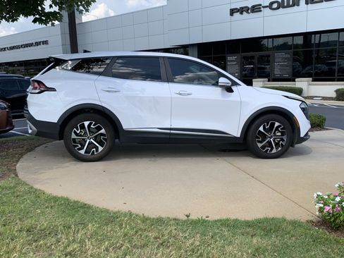 Used 2023 Kia Sportage EX FWD image 11