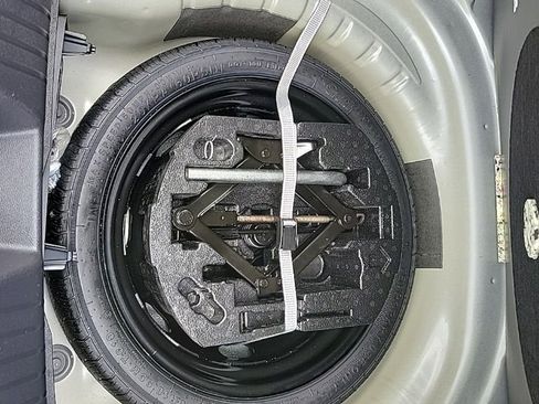 Certified 2024 Volkswagen Jetta SE FWD image 50