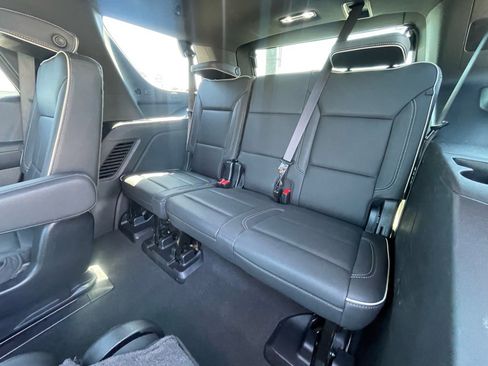 Used 2025 Chevrolet Tahoe Premier image 17