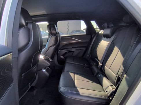 New 2025 Cadillac Lyriq Luxury image 25