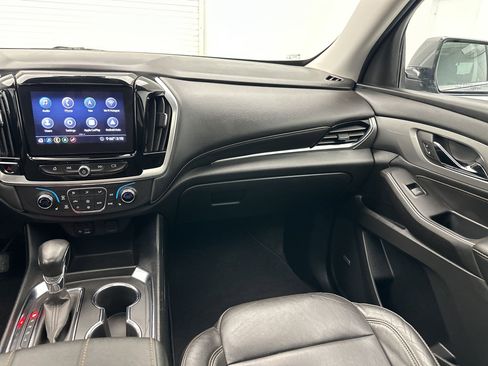 Certified 2021 Chevrolet Traverse LT w/ LT Premium Package AWD/4WD image 27
