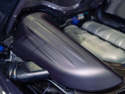 Used 2005 Porsche Carrera GT RWD image 19