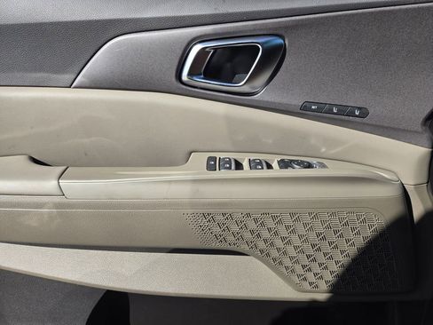 New 2026 Kia Carnival EX FWD image 16