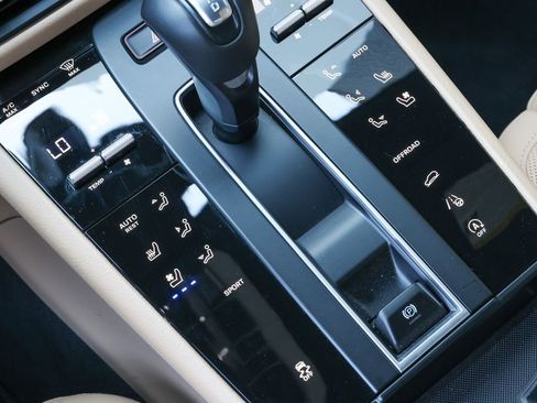 Certified 2026 Porsche Macan AWD/4WD image 29