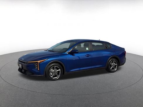 Used 2025 Kia K4 LXS image 8