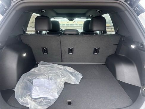 New 2026 Chevrolet Equinox LT w/ Convenience Package II FWD image 9