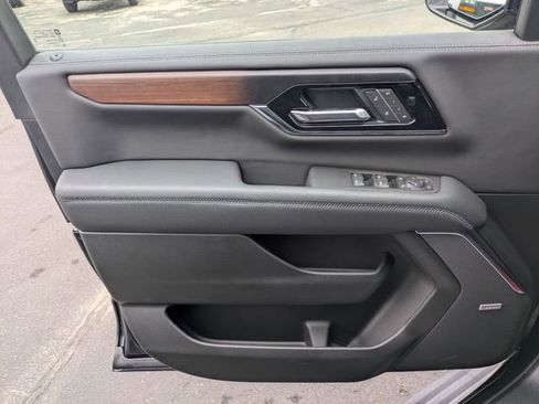 New 2026 GMC Yukon XL Denali w/ Denali Reserve Package image 11