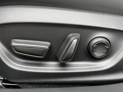 New 2026 Toyota Prius Plug-In Hybrid image 23