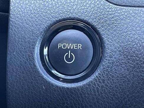 Used 2025 Toyota Camry SE image 35