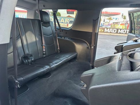 Used 2016 Cadillac Escalade ESV Premium RWD image 19