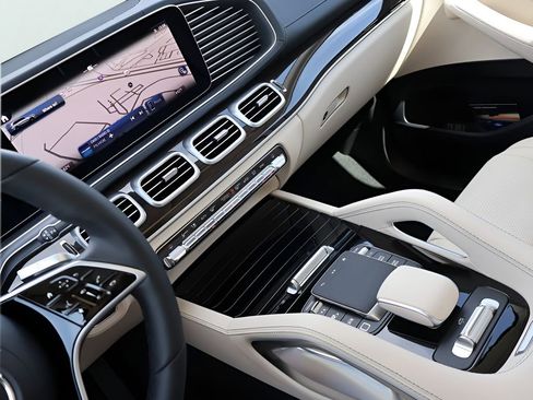 New 2026 Mercedes-Benz GLS 450 4MATIC image 22
