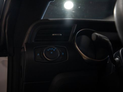 Used 2016 Ford Mustang Shelby GT350 w/ Technology Package image 42