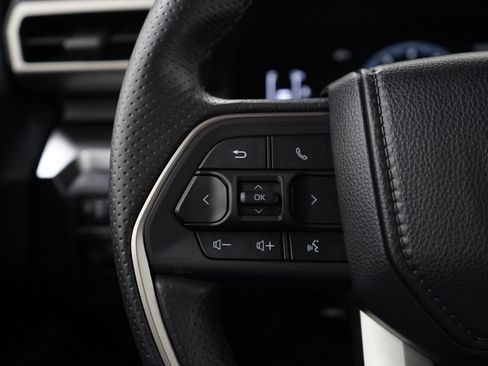 Used 2025 Toyota 4Runner SR5 image 26