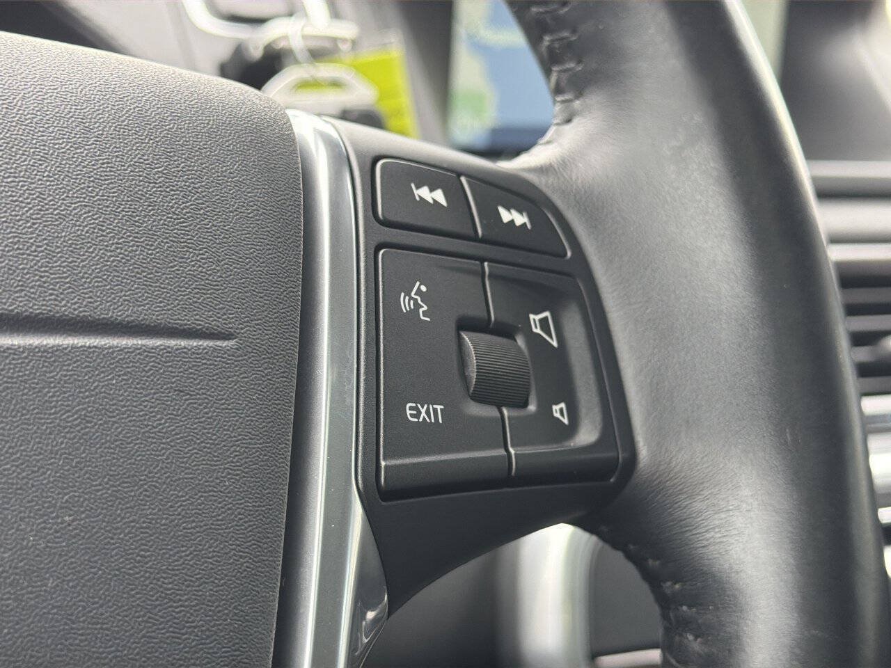 Used 2016 Volvo XC70 T5 Premier w/ Proximity Package AWD/4WD image 41