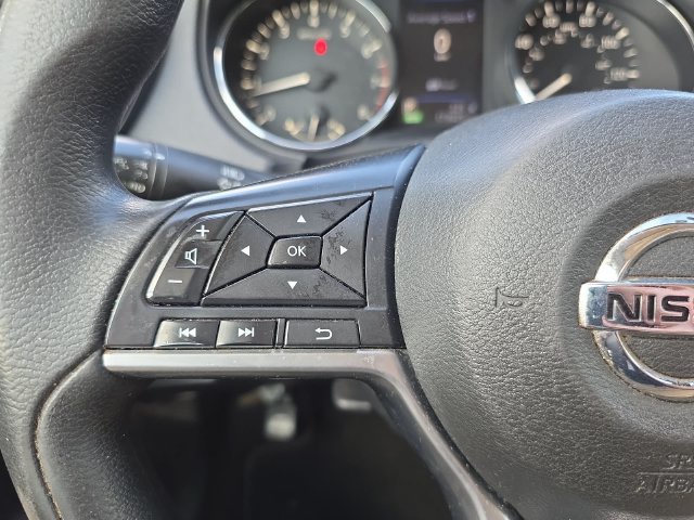 Used 2020 Nissan Rogue S FWD image 16