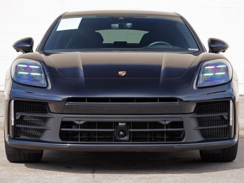 Used 2025 Porsche Panamera image 7