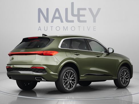 Used 2025 Audi Q5 Premium w/ 19" Wheel Package image 3