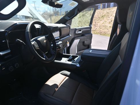 New 2026 Chevrolet Silverado 3500 High Country w/ High Country Premium Package AWD/4WD image 33