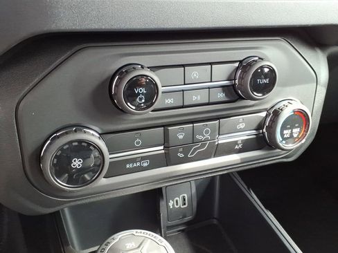 New 2026 Ford Bronco 2-Door w/ Sasquatch Package AWD/4WD image 18
