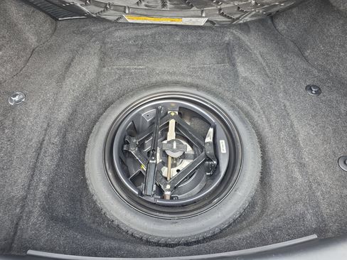 Used 2011 Cadillac DTS Luxury image 39