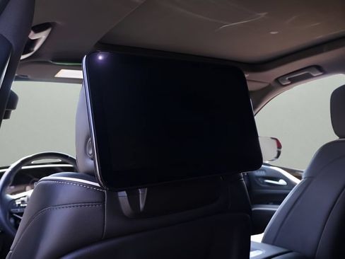 Used 2023 Cadillac Escalade Premium Luxury RWD image 13