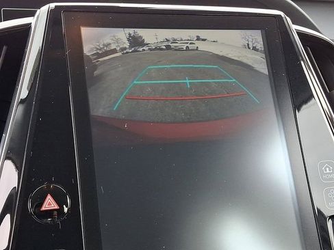 Used 2018 Toyota Prius Prime Premium image 19