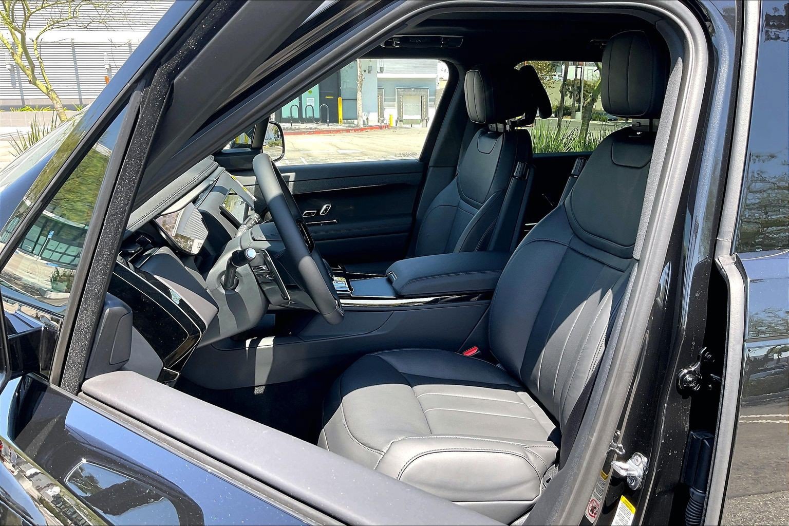 New 2027 Land Rover Range Rover Sport Dynamic SE AWD/4WD image 15